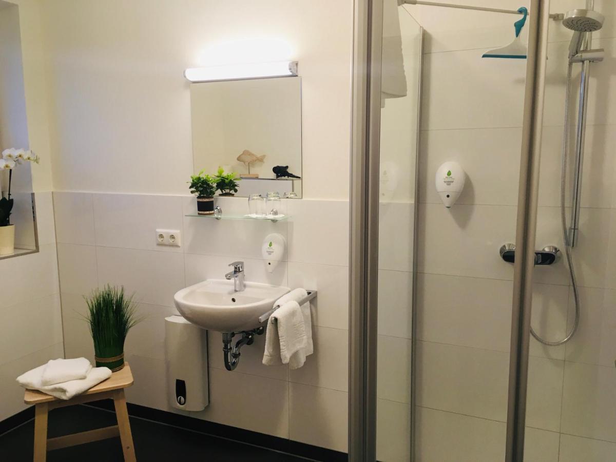 Pension Seecafe Zarrentin am Schaalsee Екстериор снимка